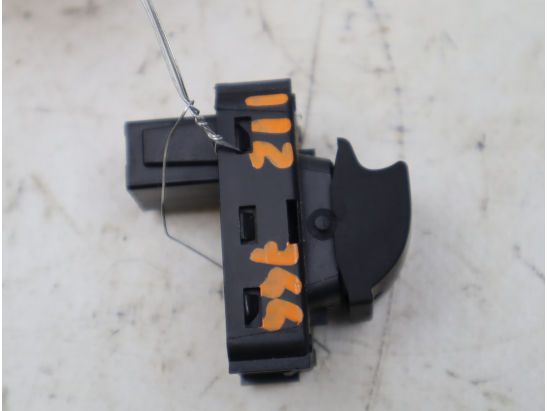 Commande leve-glace porte arrière droite occasion PEUGEOT 5008 I phase 2 - 1.6 HDI 120ch