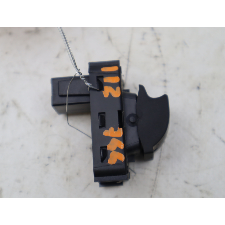 Commande leve-glace porte arrière droite occasion PEUGEOT 5008 I phase 2 - 1.6 HDI 120ch