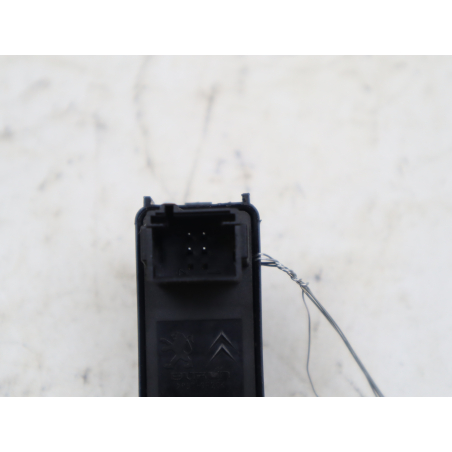 Commande leve-glace porte arrière droite occasion PEUGEOT 5008 I phase 2 - 1.6 HDI 120ch