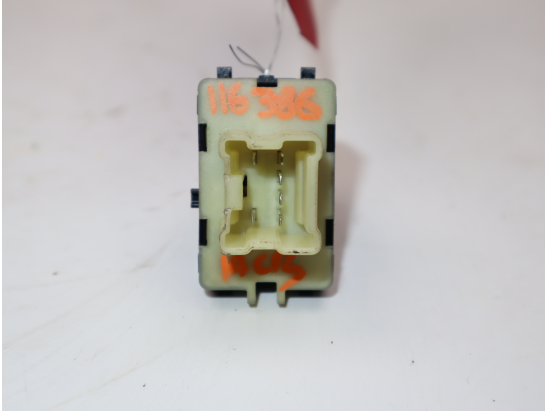 Commande leve-glace porte arrière gauche occasion RENAULT CLIO IV Phase 2 - 0.9i TCE