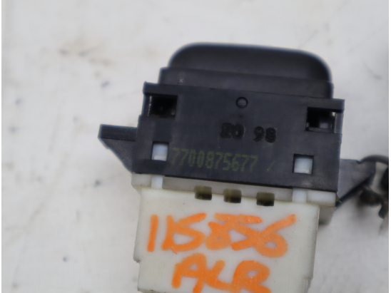 Commande lève-glace porte avant gauche occasion RENAULT ESPACE III Phase 1 LONG - 2.2 D 115ch