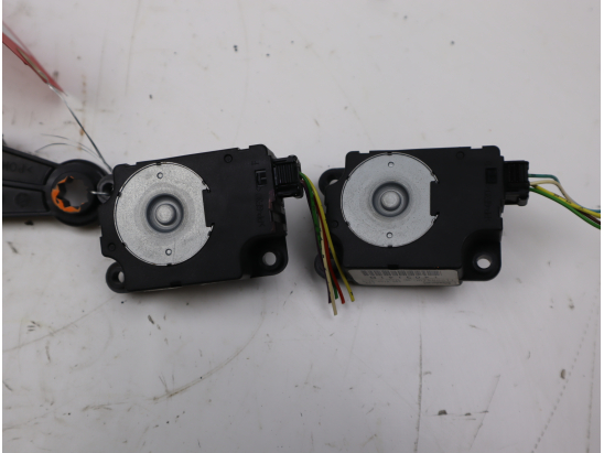 MOTEUR VOLET DE CHAUFFAGE