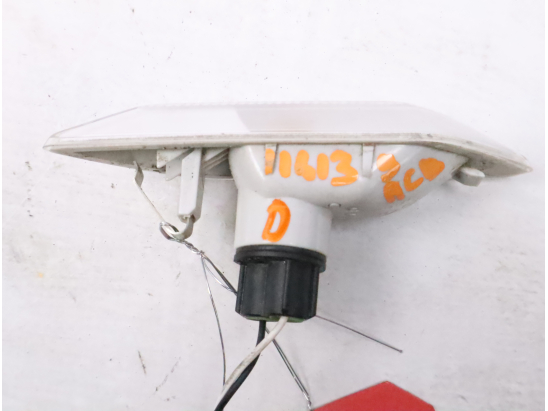 Répétiteur aile droite occasion DACIA SANDERO III Phase 1 - 1.0i 100ch