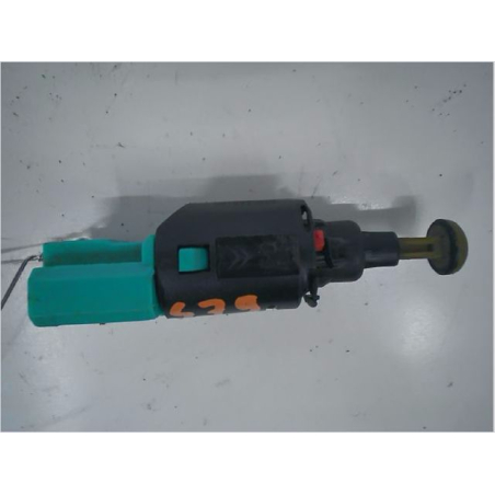 Contacteur de stop sur pédale occasion PEUGEOT 807 Phase 1 - 2.0 HDI 16v 136ch