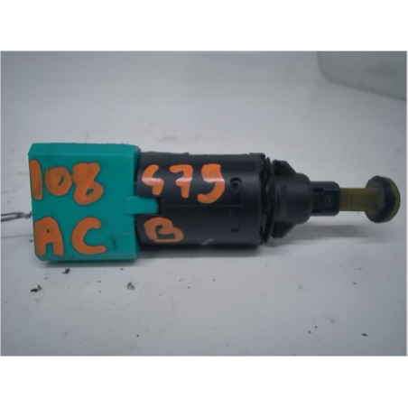 Contacteur de stop sur pédale occasion PEUGEOT 807 Phase 1 - 2.0 HDI 16v 136ch