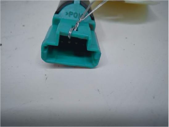 Contacteur de stop sur pédale occasion PEUGEOT 807 Phase 1 - 2.0 HDI 16v 136ch