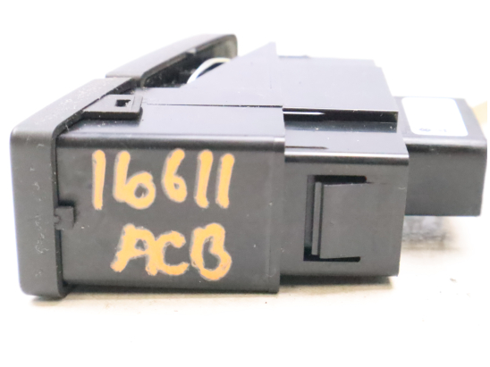 Bouton de warning occasion SUZUKI SPLASH Phase 1 - 1.0i 12v