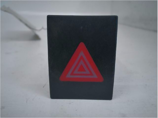 Bouton de warning occasion VOLKSWAGEN POLO IV Phase 1 - 1.4 16v