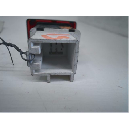 Bouton de warning occasion VOLKSWAGEN GOLF VI Phase 1 - 2.0 TDI 110ch