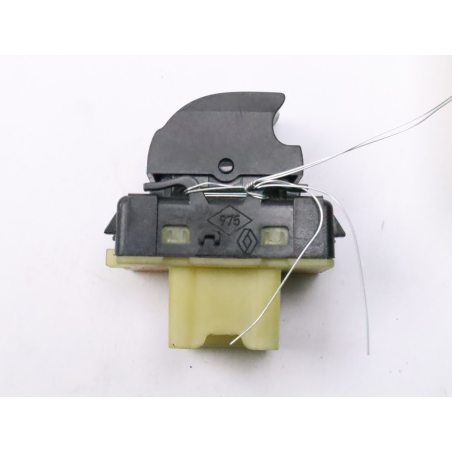 Commande leve-glace porte arrière droite occasion RENAULT CAPTUR Phase 1 - 1.5 DCI 90ch