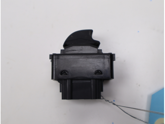 Commande lève-glace porte avant droite occasion PEUGEOT PARTNER II Phase 2 BREAK - 1.6 HDI 115ch