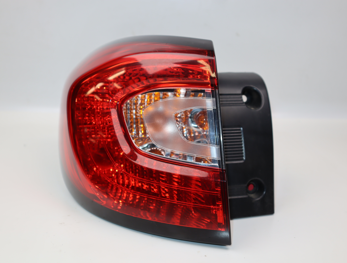 Feu arrière gauche occasion RENAULT CAPTUR Phase 1 - 1.2i 118 16V