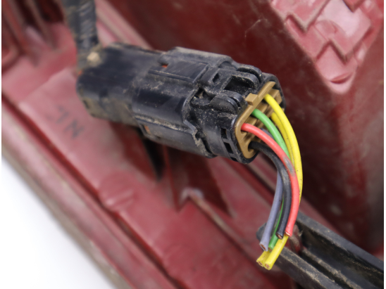 Feu arrière droit occasion KIA CARENS III Phase 1 - 2.0 CRDI 115ch