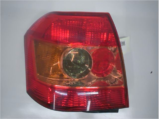 Feu arrière droit occasion TOYOTA COROLLA IX phase 2 - 1.4 D 90ch