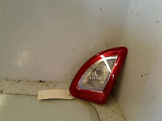 Feu arrière intérieur droit occasion RENAULT TWINGO II Phase 2 - 1.5 DCI 75ch