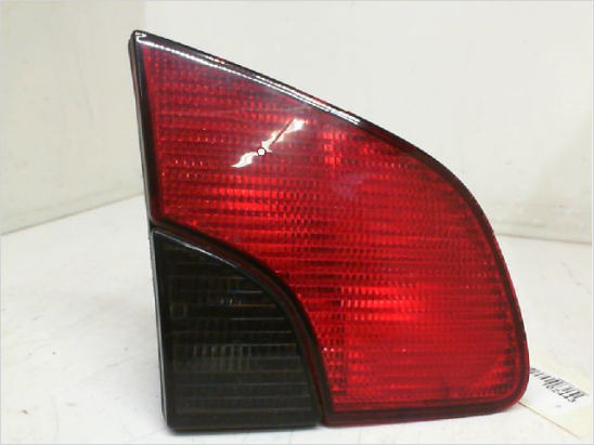 Feu arrière interieur gauche occasion PEUGEOT 406 Phase 1 BREAK - 2.0i 132ch