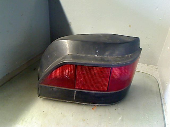 Feu arrière droit occasion RENAULT CLIO I Phase 2 - 1.4