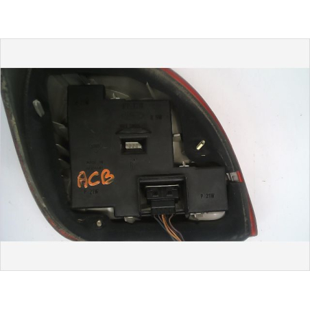 Feu arrière droit occasion FORD FIESTA IV Phase 2 - 1.8 TDDI 75ch