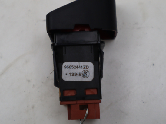 Bouton de warning occasion PEUGEOT 5008 I phase 2 - 1.6 HDI 120ch