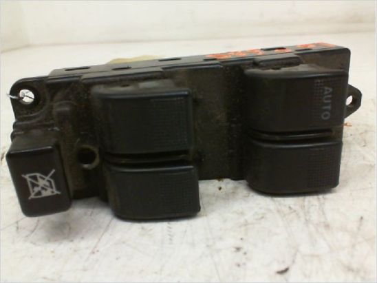 Commande lève-glace porte avant gauche occasion MAZDA 6 I Phase 1 - 2.0 MZR-CD 136ch