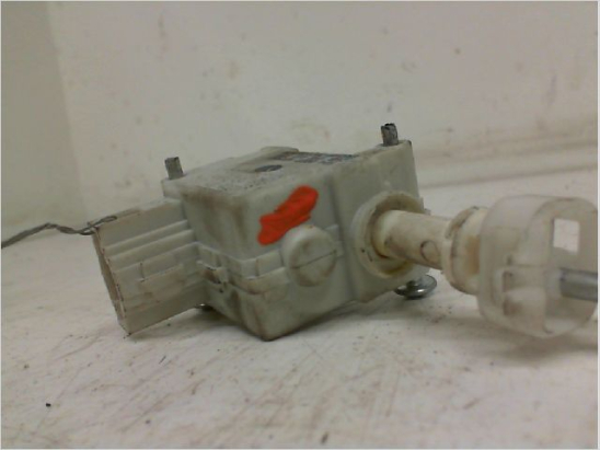 Actionneur portillon aile ard occasion VOLKSWAGEN GOLF V Phase 1 - 1.6 FSI 115ch