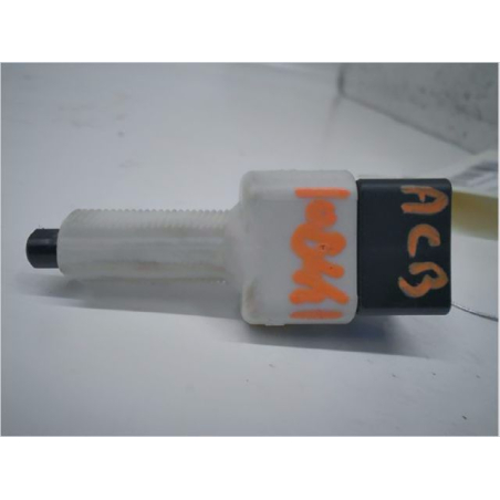 Contacteur de stop sur pédale occasion TOYOTA AYGO I Phase 2 - 1.0 VVTI