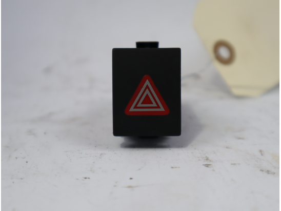 Bouton de warning occasion VOLKSWAGEN POLO IV Phase 2 - 1.4 TDI 70ch