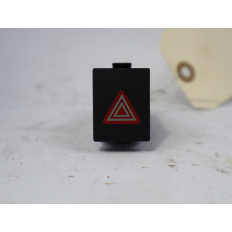 Bouton de warning occasion VOLKSWAGEN POLO IV Phase 2 - 1.4 TDI 70ch