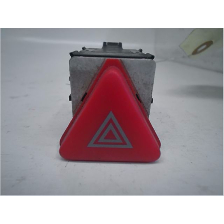 Bouton de warning occasion SKODA FABIA I Phase 2 - 1.2i 12v 65ch