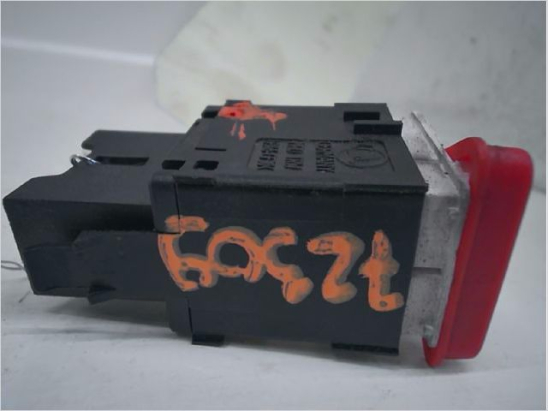 Bouton de warning occasion SKODA FABIA I Phase 2 - 1.2i 12v 65ch