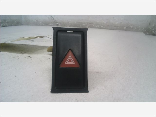 Bouton de warning occasion SUZUKI JIMNY Phase 2 - 1.5 DDIS 86ch