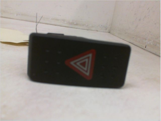 Bouton de warning occasion SUZUKI SWIFT III Phase 1 - 1.3i 90ch