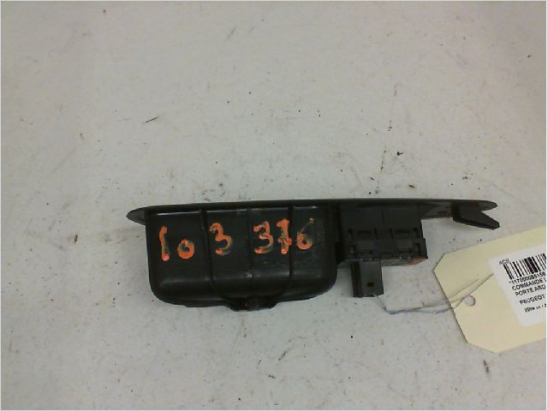 Commande leve-glace porte arrière droite occasion PEUGEOT 308 I Phase 1 SW - 1.6 VTi 16v 120ch