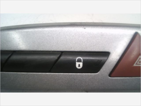 Bouton de warning occasion PEUGEOT 308 I Phase 1 - 1.6 HDI 16v 90ch