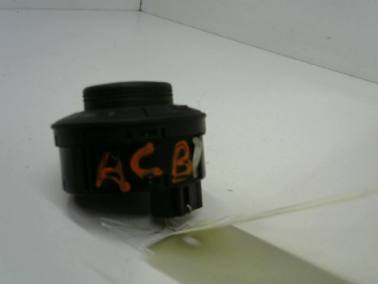 Interrupteur commande de phares occasion OPEL CORSA IV Phase 1 - 1.3 CDTI 75ch