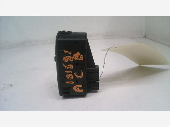 Commande lève-glace porte avant gauche occasion OPEL CORSA IV Phase 1 - 1.2i 75ch