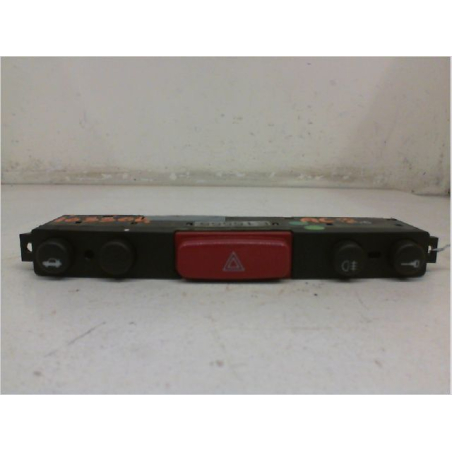 Bouton de warning occasion ALFA ROMEO 147 Phase 2 - 1.9 JTDm 120ch