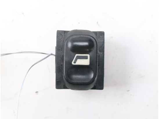 COMMANDE LEVE-GLACE PORTE AVD