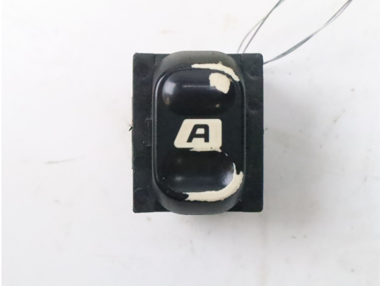 Commande lève-glace porte avant gauche occasion PEUGEOT PARTNER I Phase 2 - 2.0 HDI