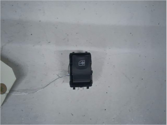 Commande lève-glace porte avant droite occasion RENAULT TWINGO III Phase 1 - 1.0i 70ch