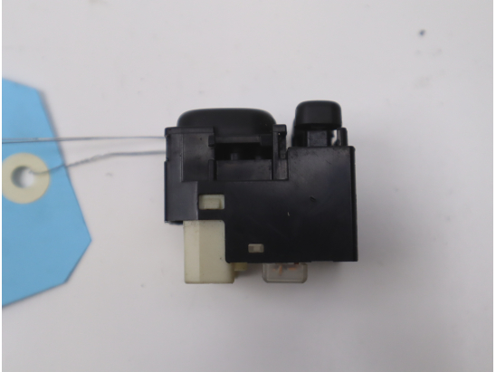 Commande rétroviseurs extérieures électriques occasion TOYOTA AVENSIS II phase 1 - 115 D-4D