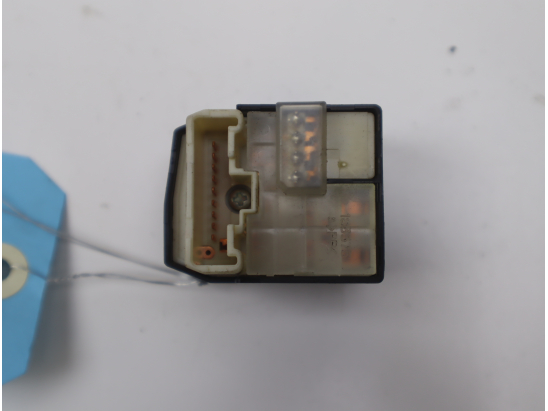 Commande rétroviseurs extérieures électriques occasion TOYOTA AVENSIS II phase 1 - 115 D-4D