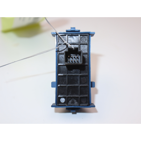 Commande leve-glace porte arrière droite occasion TOYOTA VERSO Phase 1 - 126 D-4D