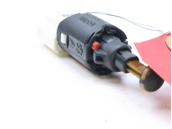Contacteur de stop sur pédale occasion CITROEN BERLINGO I Phase 2 - 2.0 HDi 90ch