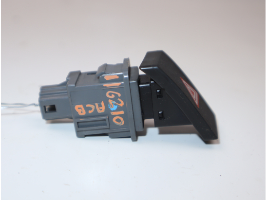 Bouton de warning occasion TOYOTA VERSO Phase 1 - 126 D-4D