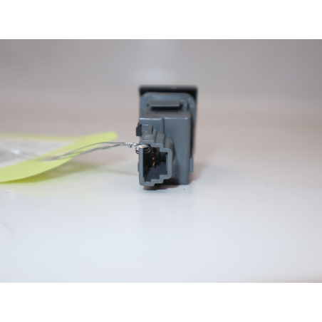 Bouton de warning occasion TOYOTA VERSO Phase 1 - 126 D-4D