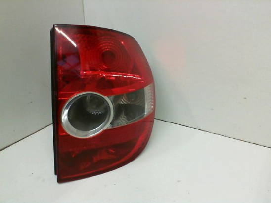 Feu arrière droit occasion VOLKSWAGEN FOX Phase 1 - 1.2i 6v 55ch