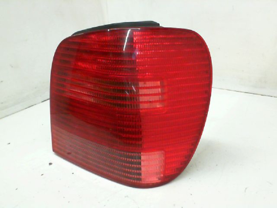 Feu arrière droit occasion VOLKSWAGEN POLO III Phase 2 - 1.4i 8v 60ch