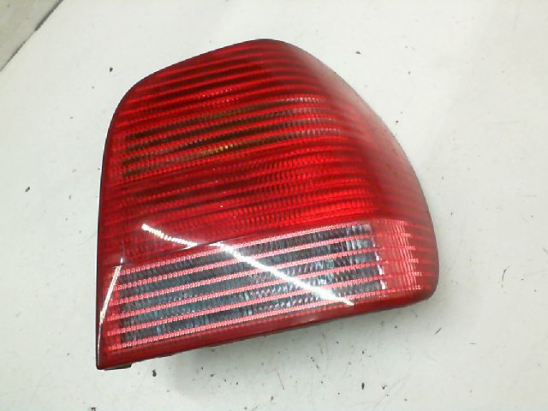 Feu arrière droit occasion VOLKSWAGEN POLO III Phase 2 - 1.4i 8v 60ch