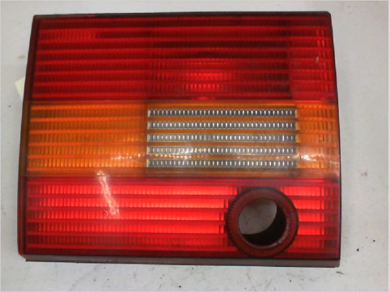 Feu arrière intérieur droit occasion VOLKSWAGEN PASSAT III Phase 2 - TDI